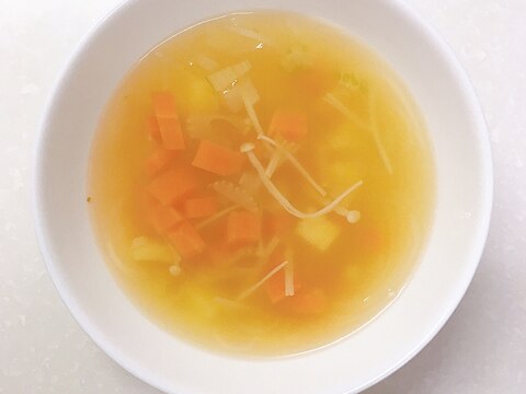 セロリとはるさめの野菜スープ